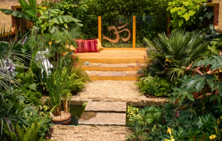 photo of Sue Andrew's award willing garden. 